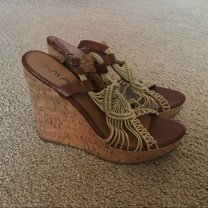 Cork wedges with woven straps